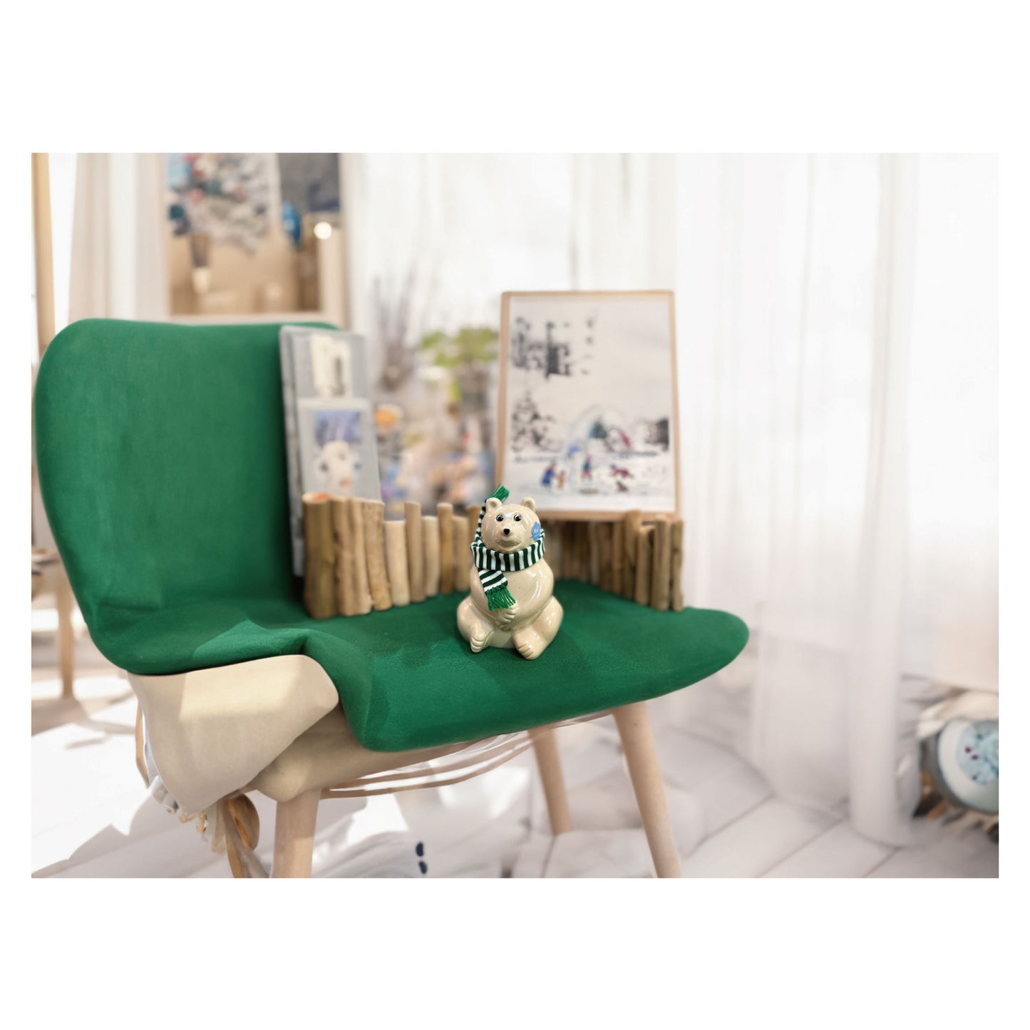 【正規品】2023年限定 マフラー付き 白くま貯金箱| Polar Bear Money Box